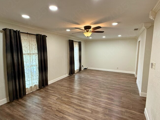 Foto del edificio - Move-In Special. Half off the first full month's rent with a 12-month lease.