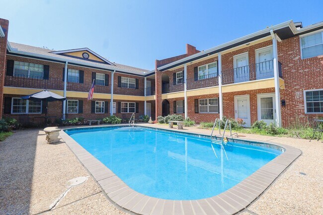 Foto del edificio - 2 Bed | 2 Bath Condo On Riverside!