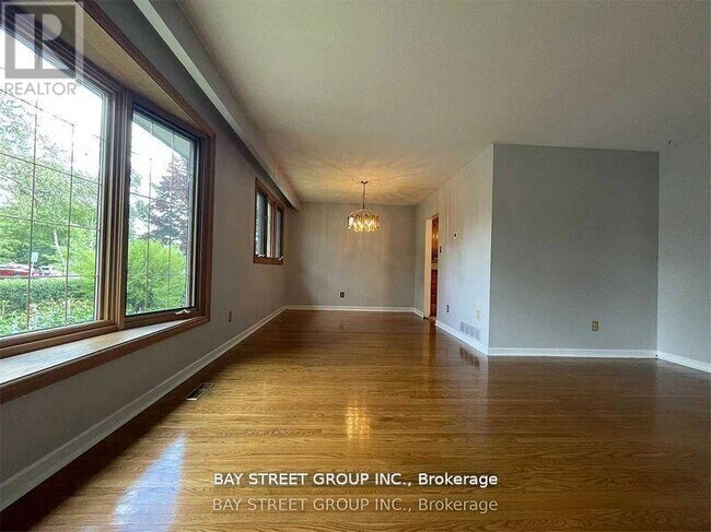 Photo du bâtiment - 632 Ardleigh Crescent