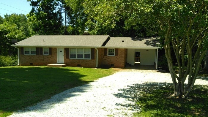 Primary Photo - Classic Brick Ranch in Mebane
