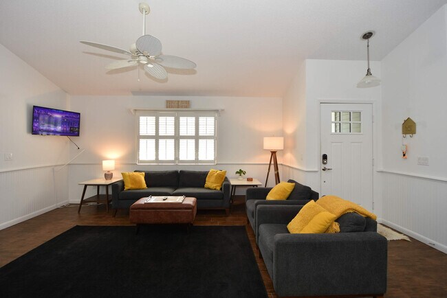 Foto del edificio - 35 Andover Dr