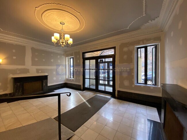 Foto del edificio - 213 Bennett Avenue