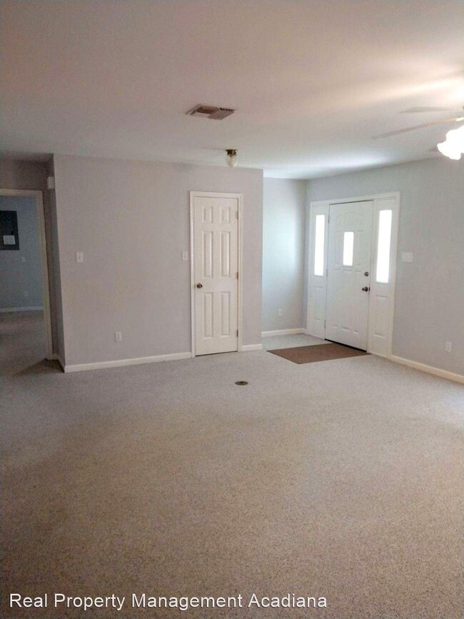 Building Photo - 3 br, 2.5 bath House - 205 Rue Bordeaux