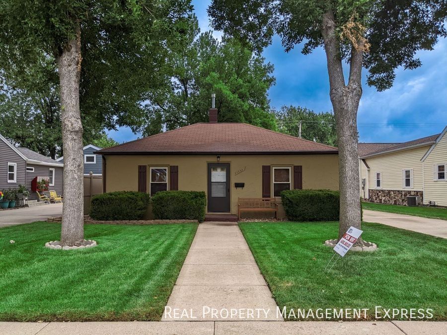 Primary Photo - 1304 N Elmwood Ave