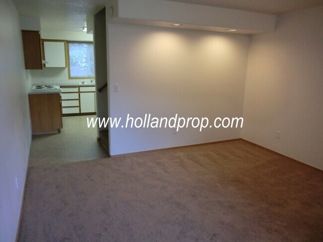 Foto del edificio - Cozy & Bright 3-Bedroom Retreat in Southeast Portland – Fenced Yard & Garage!