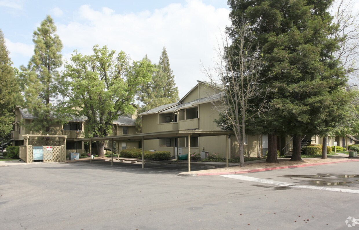 Twin Creek Commons Apartments in Roseville, CA