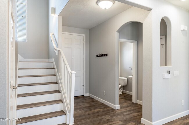 Building Photo - 2640 E Indian Wells Pl