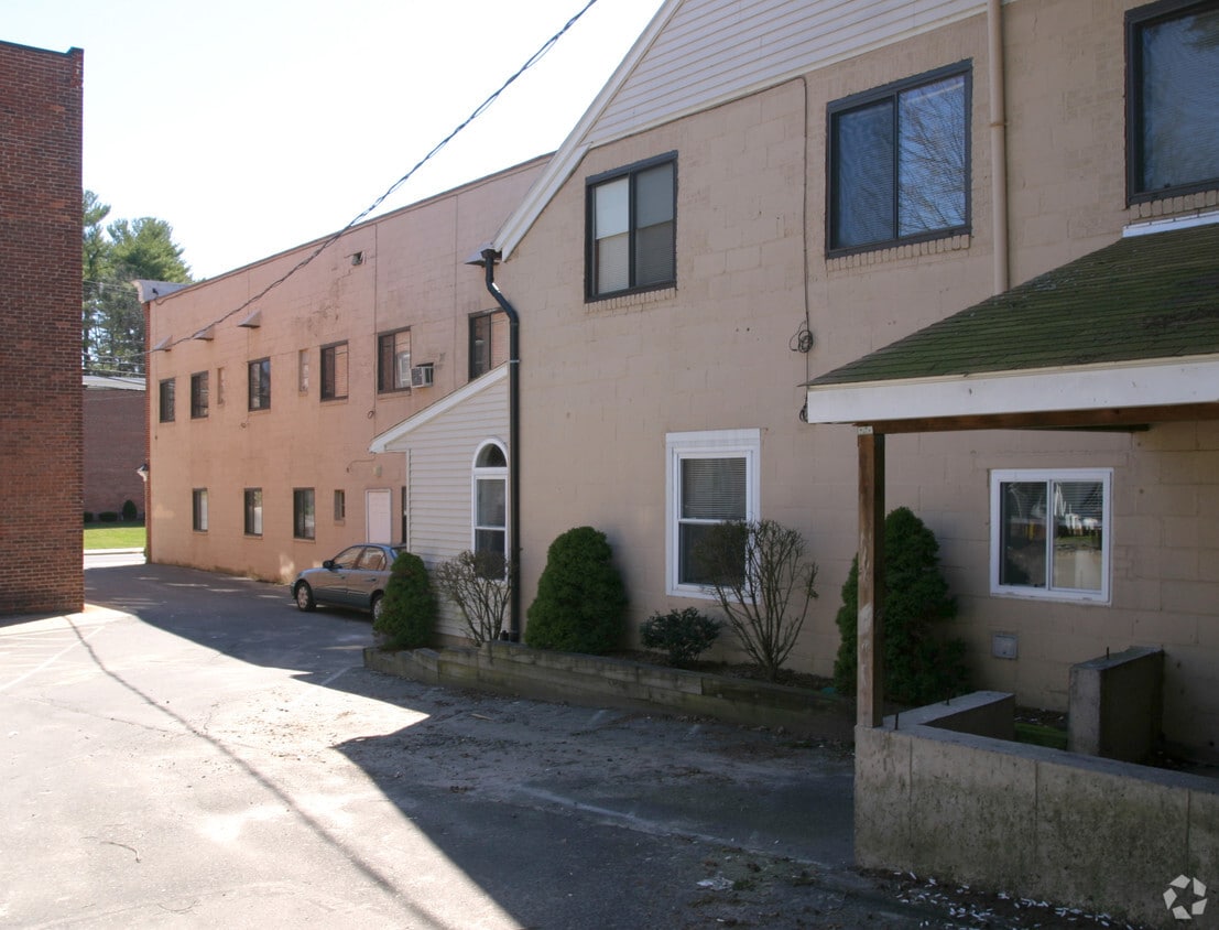 Exterior - Side - 205-207 Central St