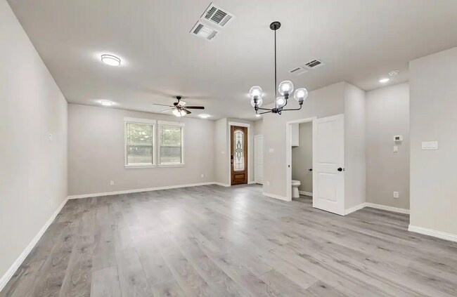 Building Photo - 5612 Black Pine Cir