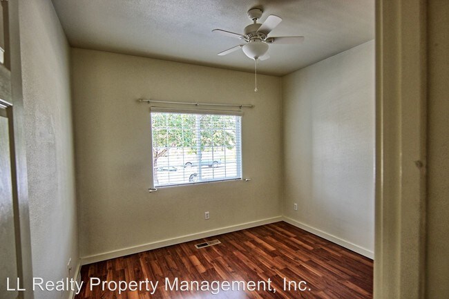 Building Photo - 3 br, 2 bath House - 701 Canary Circle