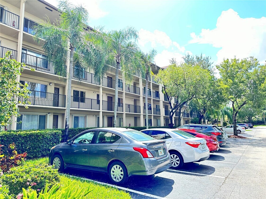 1301 SW 142nd Ave Unit 111H, Pembroke Pines, FL 33027 Condo for Rent