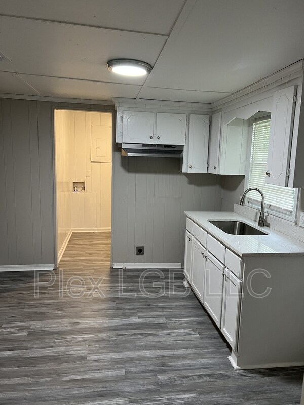 Foto del edificio - 206 1/2 East Crovat Street