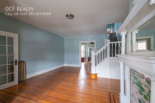 Building Photo - Four Bedroom in West Philly