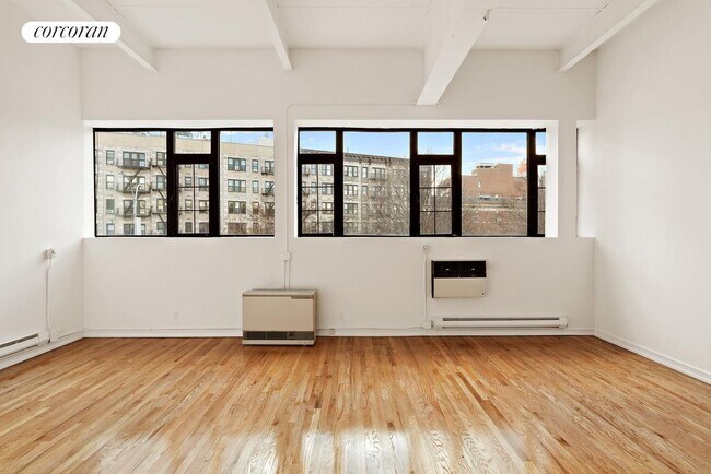 Foto del edificio - 241 Bedford Ave
