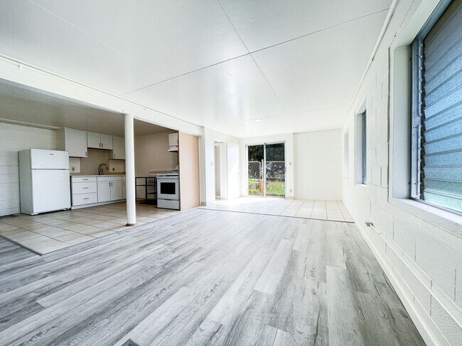 Building Photo - Mukai Ohana One