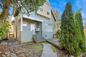 Building Photo - 1115 NE 52nd St