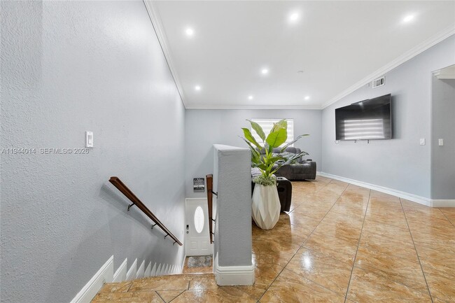 Foto del edificio - 11025 W Okeechobee Rd