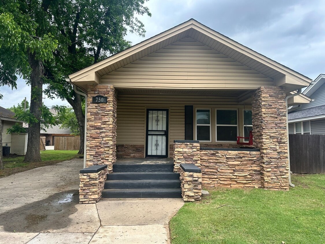 Photo - 750 S. Jenkins Avenue