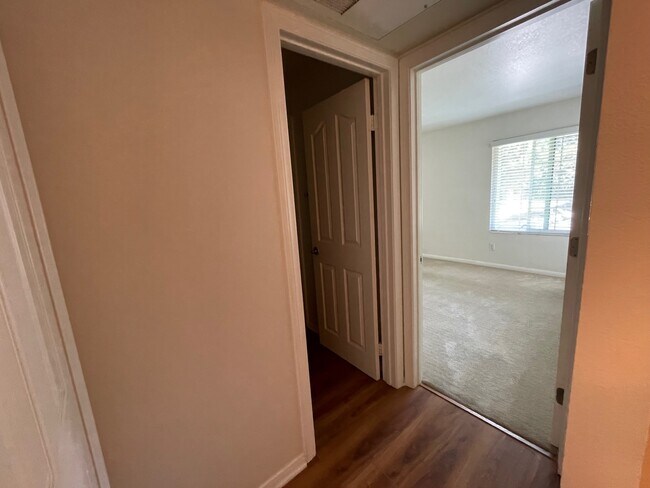 Building Photo - 15062 Avenida Venusto