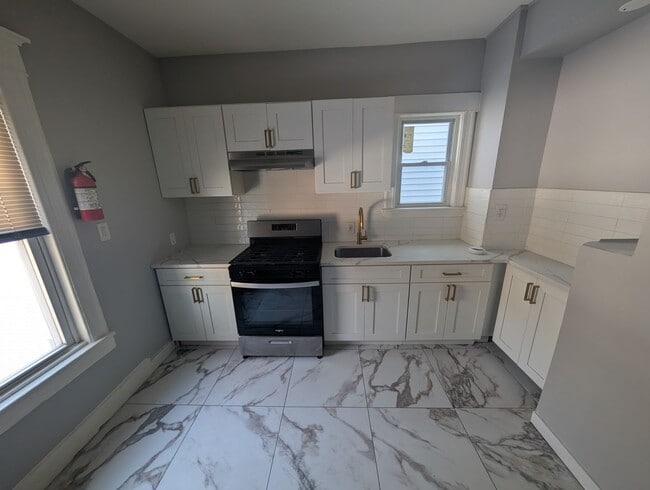 Photo - 160 S 12th St Apartment