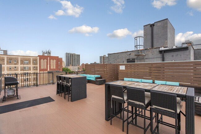 Foto del edificio - 5718 N Winthrop Ave