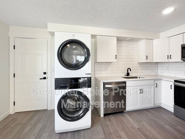 Foto del edificio - 1245 S Security Ln