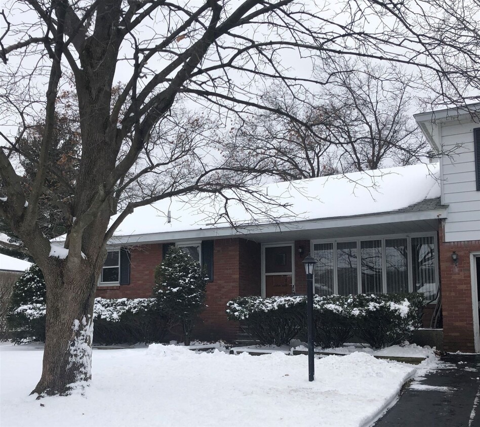 15 Surfwood Dr Unit A, Albany, NY 12205 Apartment for Rent in Albany