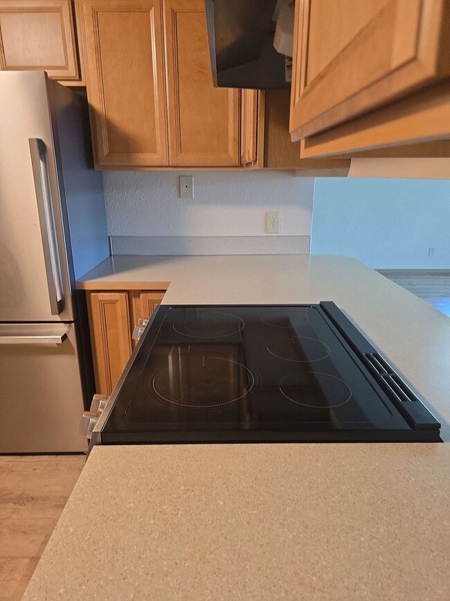 Foto del edificio - Over 1500 sqft! 3 bedroom 2 full bath suit...