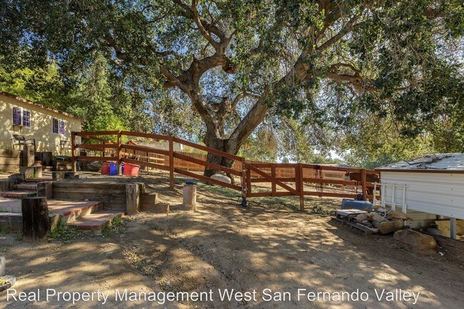 Building Photo - 4 br, 2 bath House - 22245 Chatsworth St.