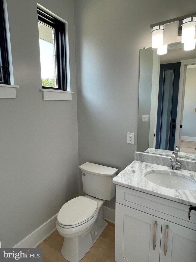 Foto del edificio - 863 N Burlington St