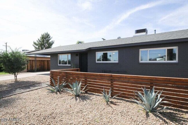 Building Photo - 508 N 74th St