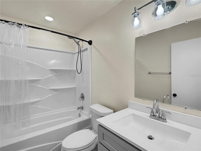 Foto del edificio - 4126 Plantation Cove Dr