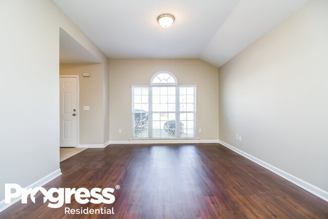 Building Photo - 2820 Windcrest Tr