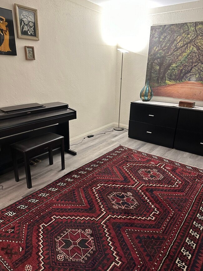 Foto del edificio - 10551 Commerce Ave