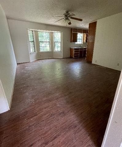 Building Photo - 5804 Rosalyn Dr