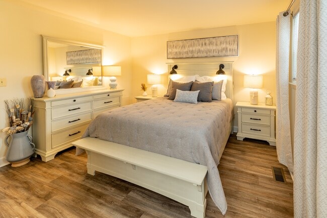Foto del edificio - Seven Oaks Townhomes