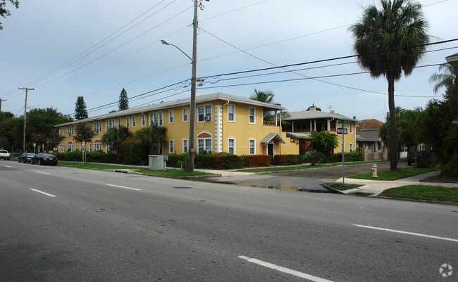 Building Photo - Palm Court Apartments
