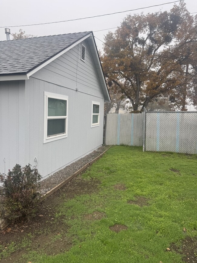 Building Photo - 6117 Table Rock Rd