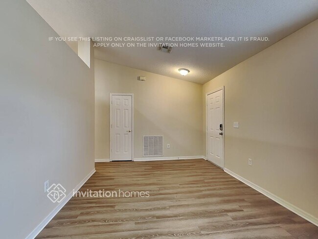 Foto del edificio - 2655 Green Valley Dr