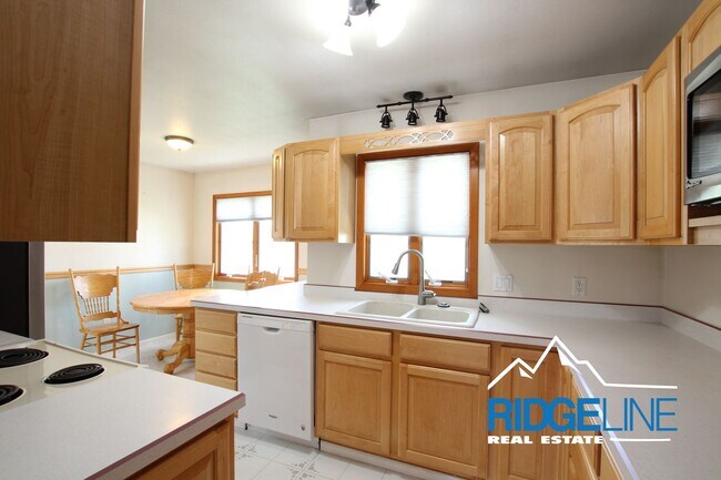 Foto del edificio - East-End Single Level Home for Lease!