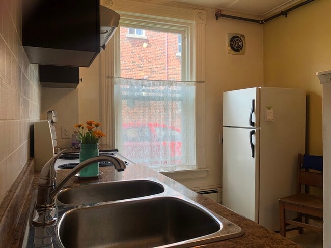 Building Photo - 20 Church St E