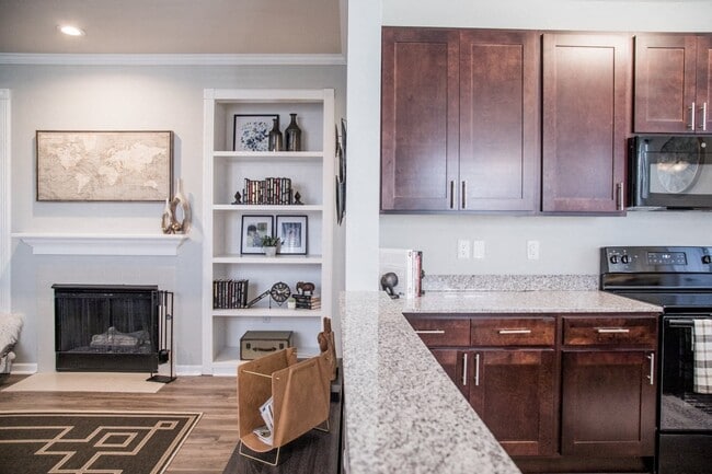 Building Photo - Providence at Old Meridian