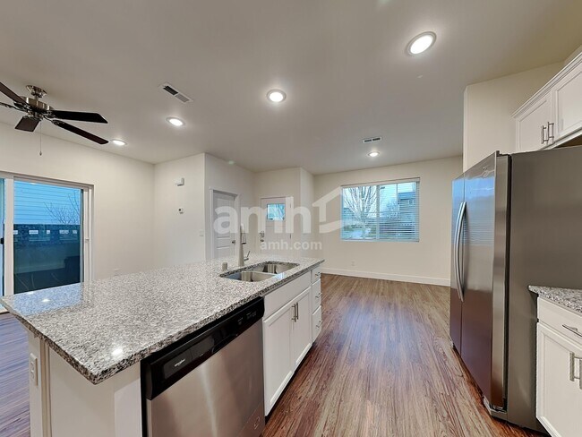 Foto del edificio - 23379 SE Dogwood St