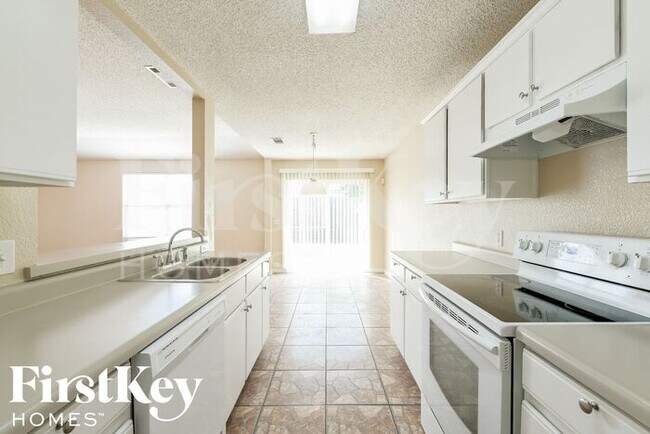 Foto del edificio - 1525 Heritage Blvd