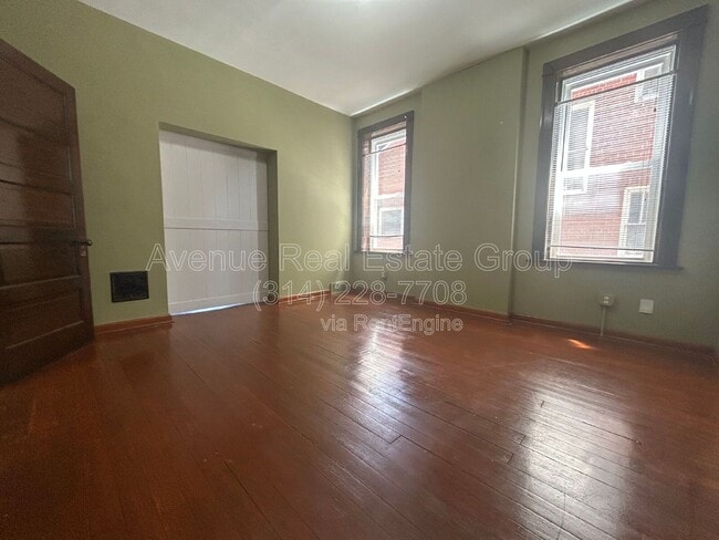 Building Photo - 4415 S Compton Ave