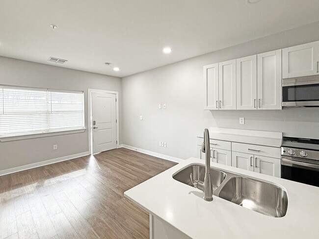 Kitchen w/Stainless Steel Appliances - Iron Trail