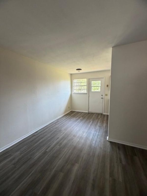 Building Photo - 305 E Eggleston St