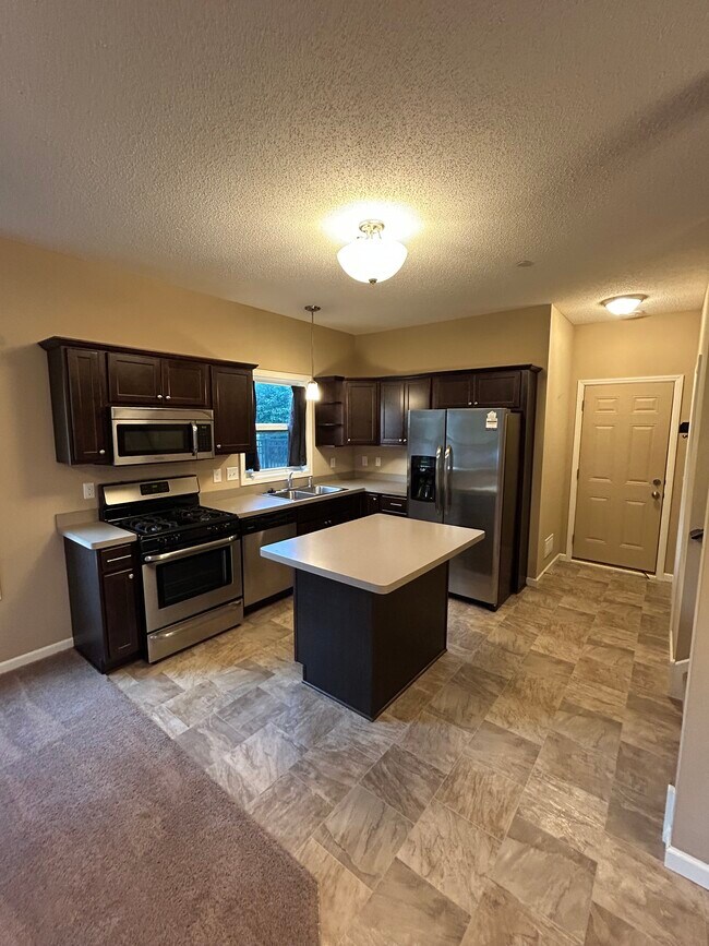 Foto del edificio - 1010 Van White Memorial Blvd