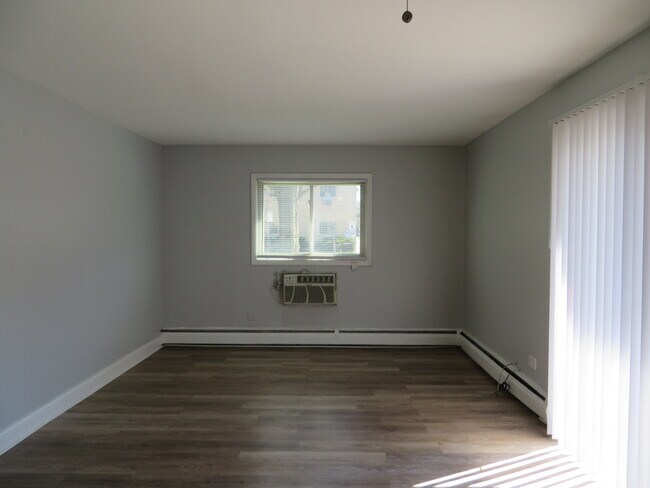 Foto del edificio - 1100 N Wheeling Rd