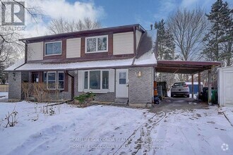 Building Photo - 38 Applegate Crescent